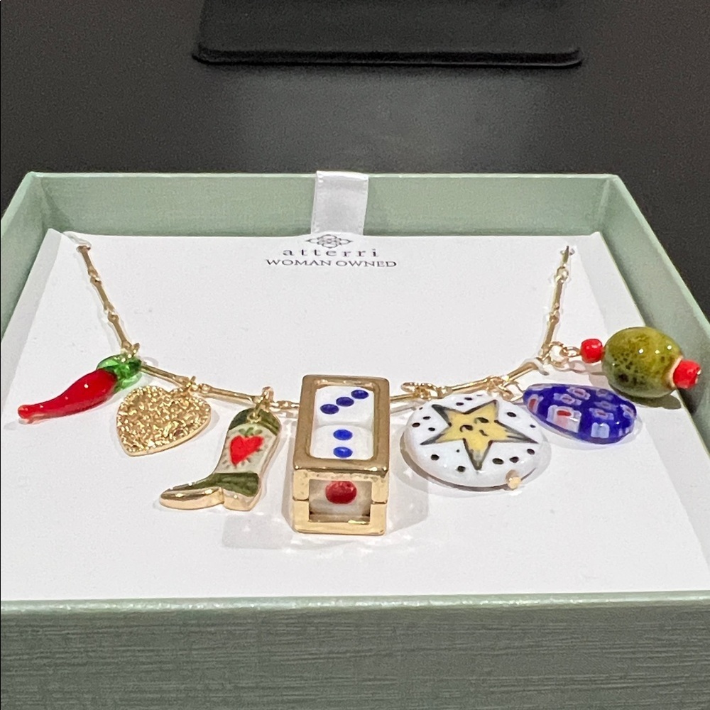 Atterri | Lucky Charms Ceramic Necklace - Picture 11 of 13
